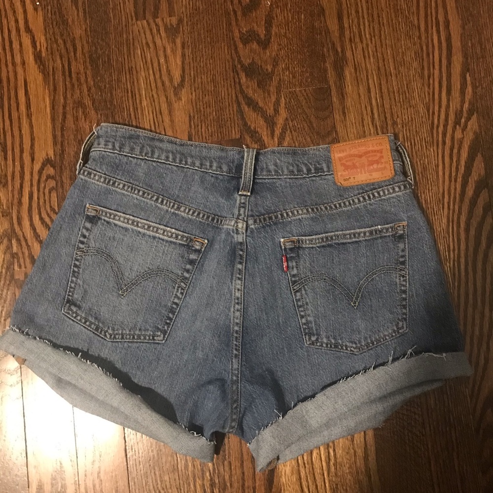 Levi’s 501 vintage mom shorts medium wash